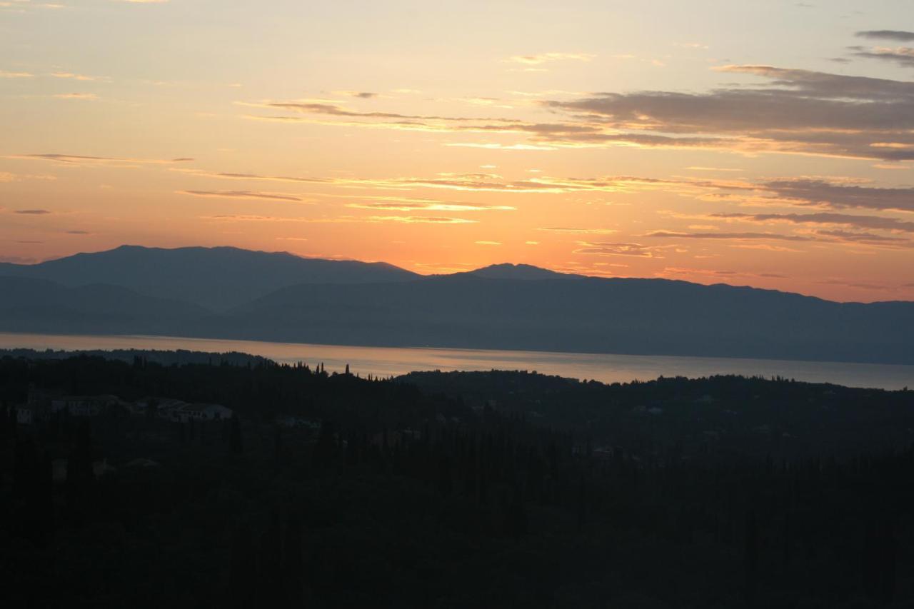 Corfu Luxury Apartment, Tranquility, Mountain & Sea Views Apartment